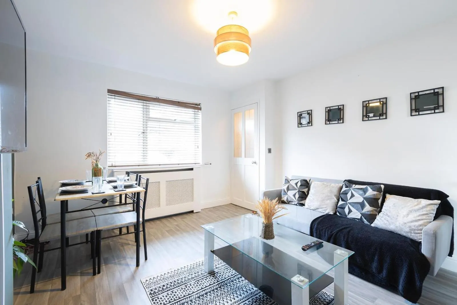 Leeds 3-Bedroom Retreat With Free Wifi And Parking - Ideal For Family And Contractors