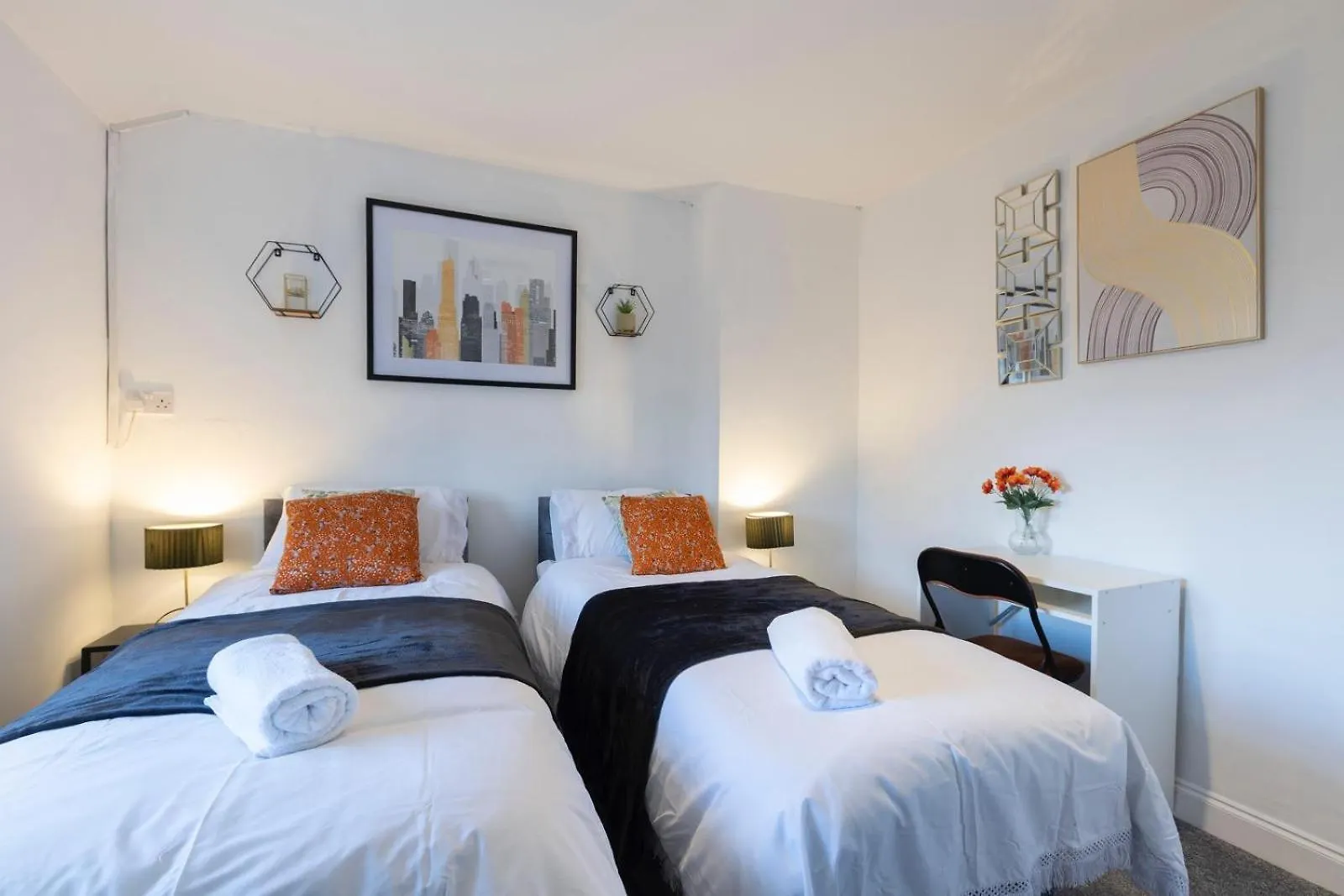 Appartement Leeds 3-Bedroom Retreat With Free Wifi And Parking - Ideal For Family And Contractors